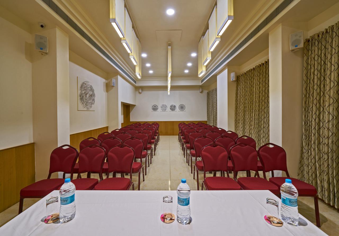 Hotel Atharv Top Rated Business Hotel In Kolhapur Extérieur photo