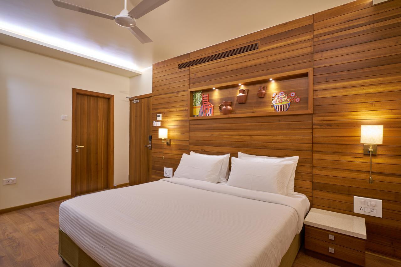 Hotel Atharv Top Rated Business Hotel In Kolhapur Extérieur photo