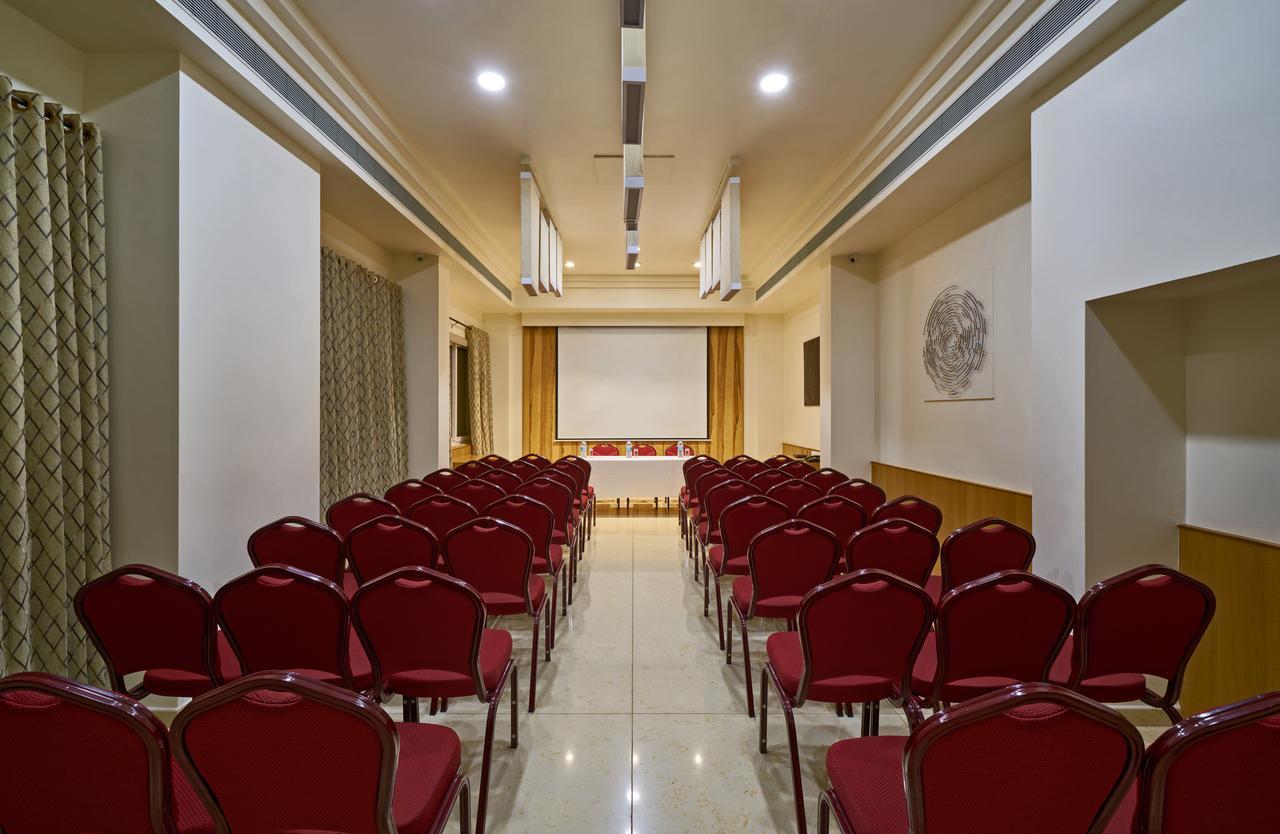 Hotel Atharv Top Rated Business Hotel In Kolhapur Extérieur photo