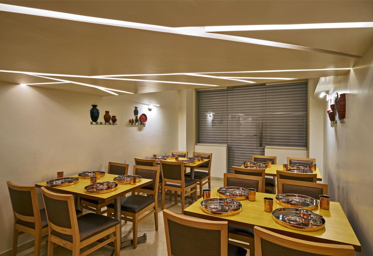 Hotel Atharv Top Rated Business Hotel In Kolhapur Extérieur photo