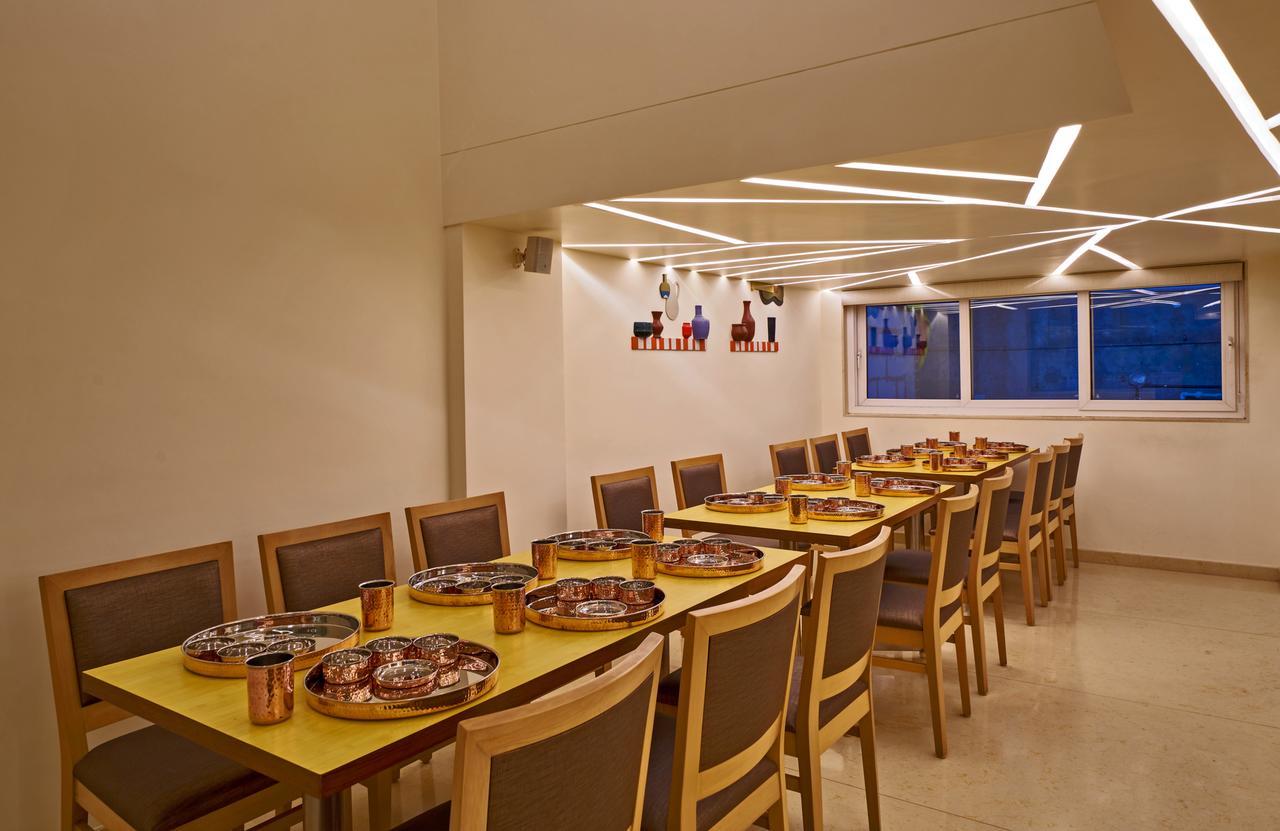 Hotel Atharv Top Rated Business Hotel In Kolhapur Extérieur photo