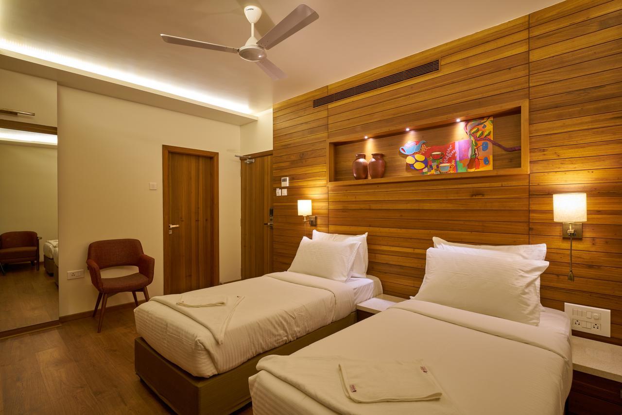 Hotel Atharv Top Rated Business Hotel In Kolhapur Extérieur photo