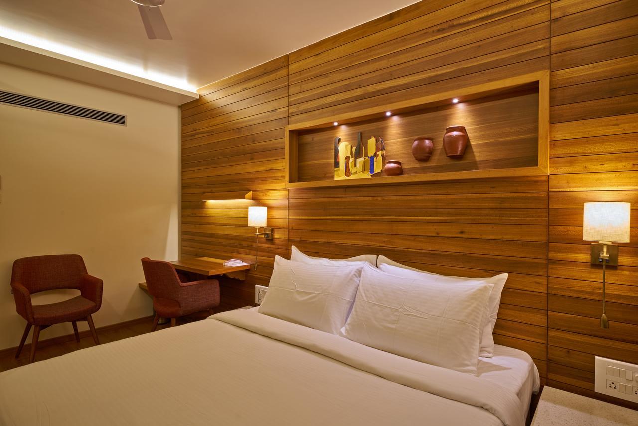 Hotel Atharv Top Rated Business Hotel In Kolhapur Extérieur photo