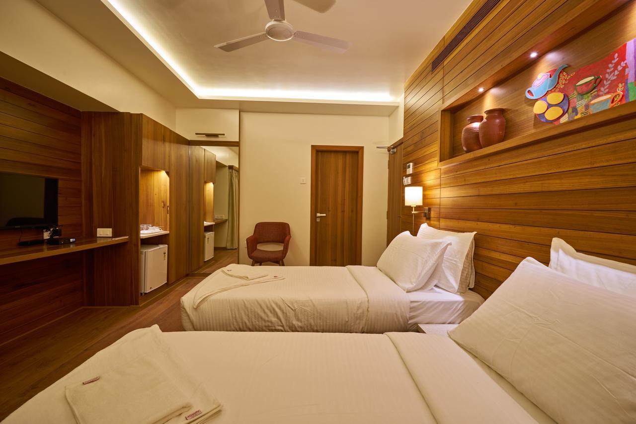 Hotel Atharv Top Rated Business Hotel In Kolhapur Extérieur photo